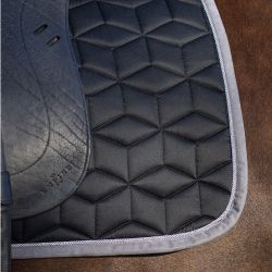 Tapis de selle Avyra QHP